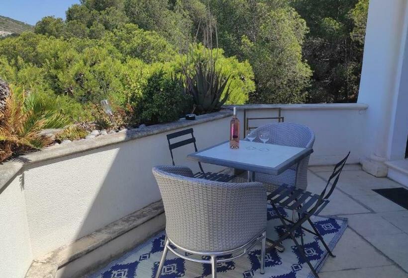 Grand Studio Terrasse De Standing, Pleine Vue Village Et Mer