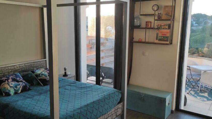 Grand Studio Terrasse De Standing, Pleine Vue Village Et Mer