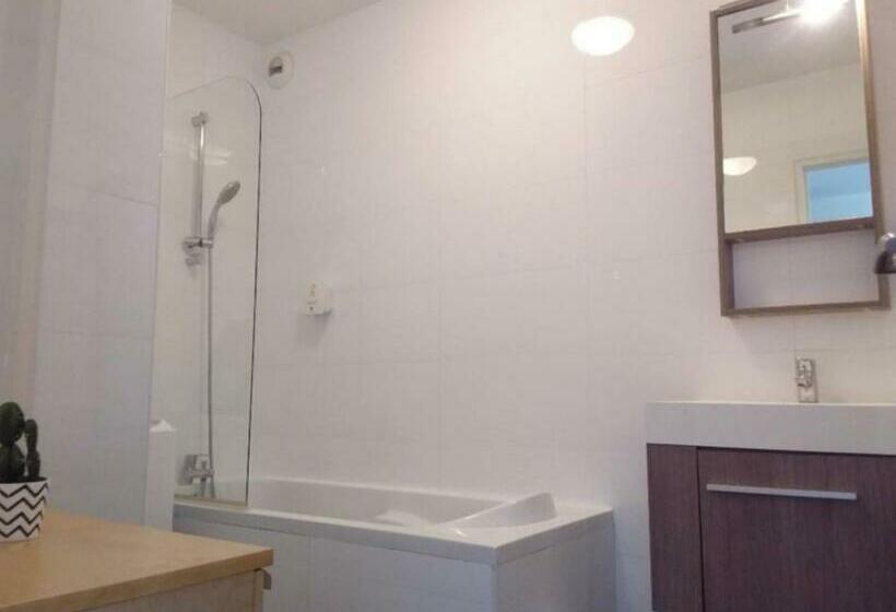 Grand Studio Terrasse De Standing, Pleine Vue Village Et Mer