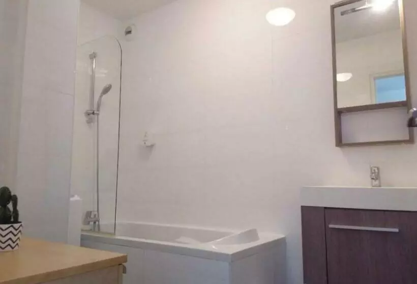 Grand Studio Terrasse De Standing, Pleine Vue Village Et Mer