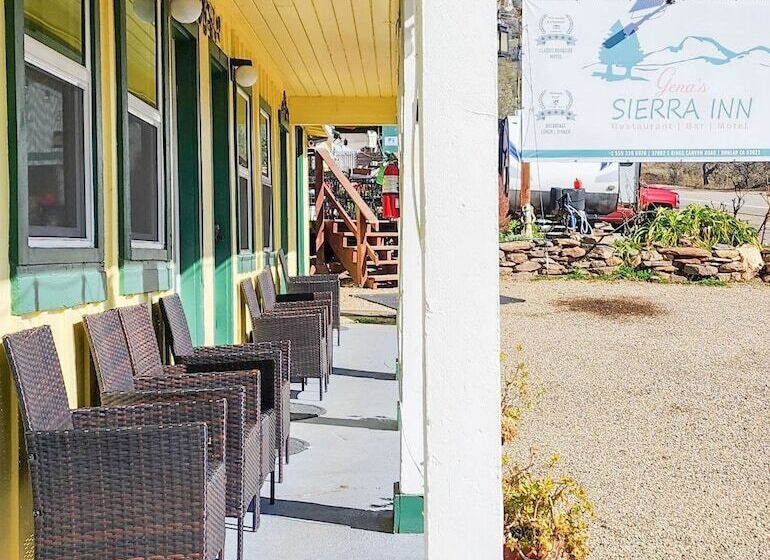 فندق صغير Genas S Sierra Inn & Restaurant