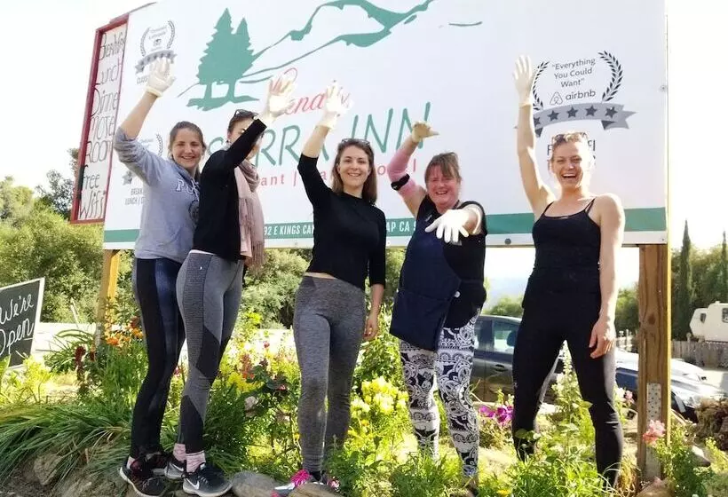 Retkeilymaja Genas S Sierra Inn & Restaurant