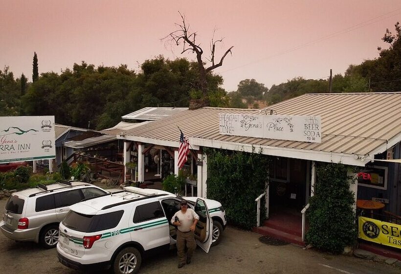 فندق صغير Genas S Sierra Inn & Restaurant