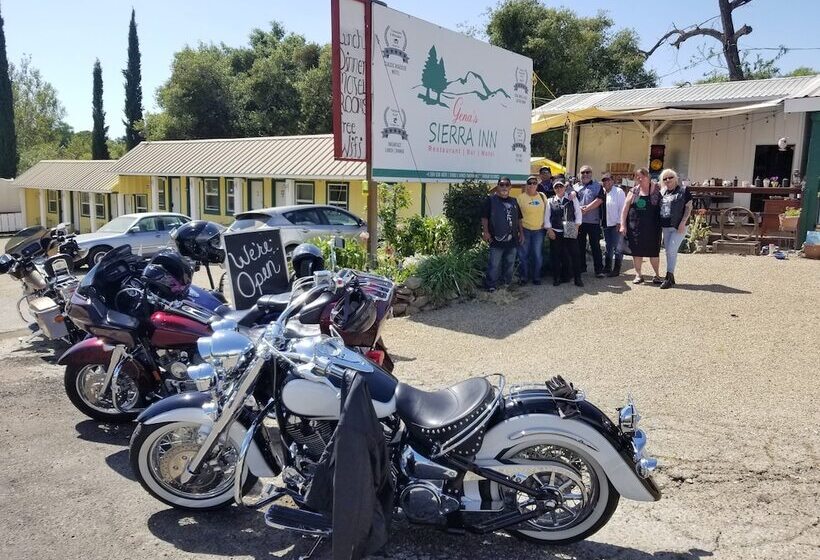 فندق صغير Genas S Sierra Inn & Restaurant