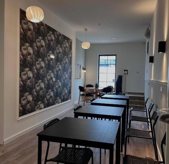 تختخواب و صبحانه Minicity Inn