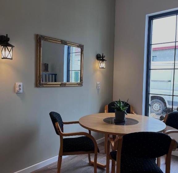 تختخواب و صبحانه Minicity Inn