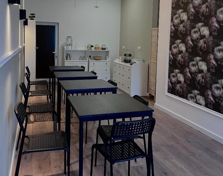 تختخواب و صبحانه Minicity Inn