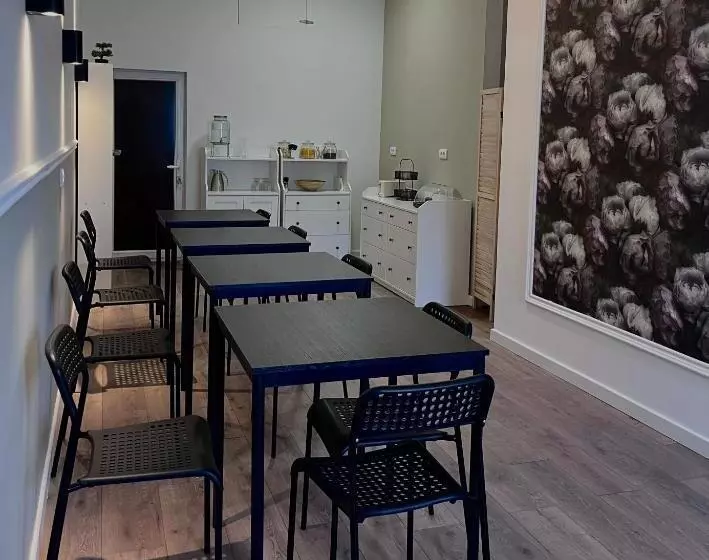 تختخواب و صبحانه Minicity Inn