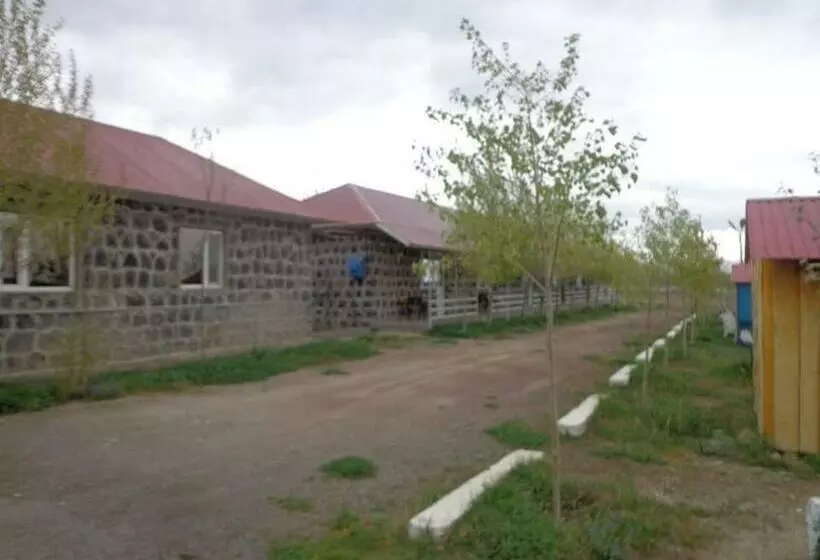 هتل Hayots Ojakh