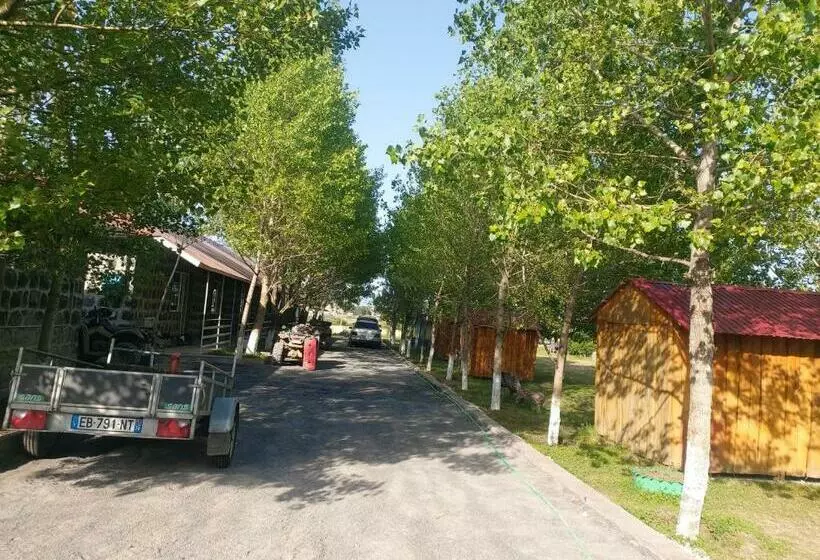 هتل Hayots Ojakh