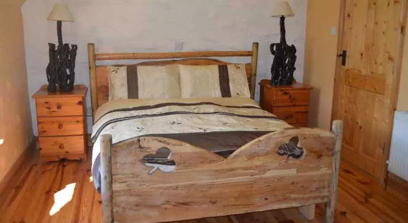 Aamiaismajoitus (B&B) Lissyclearig Thatched Cottage