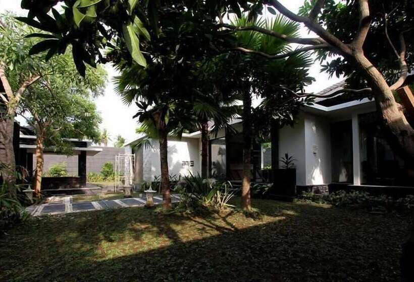 Gino Feruci Villa Lovina