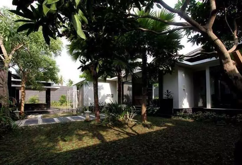 Gino Feruci Villa Lovina