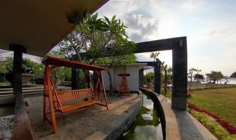 Gino Feruci Villa Lovina