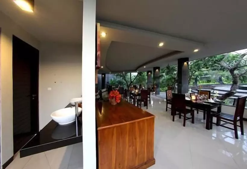 Gino Feruci Villa Lovina