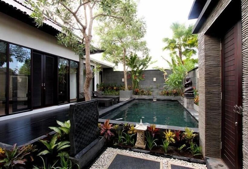 Gino Feruci Villa Lovina