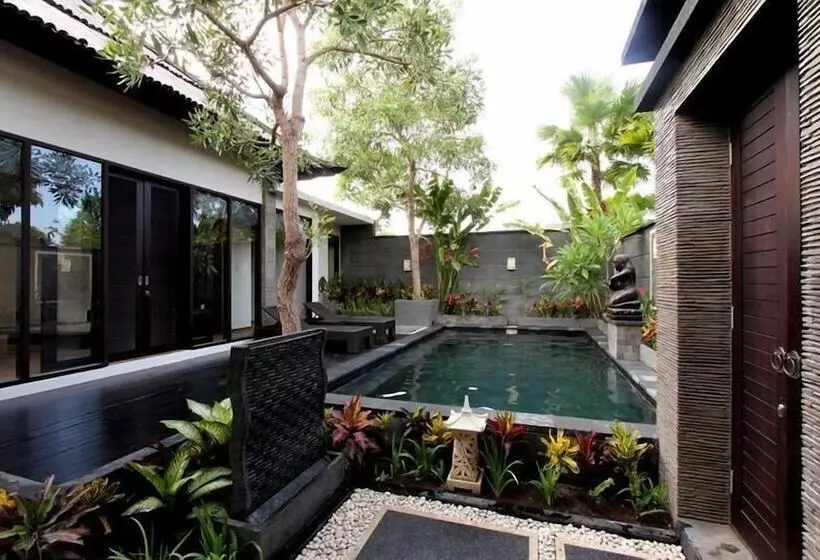 Gino Feruci Villa Lovina