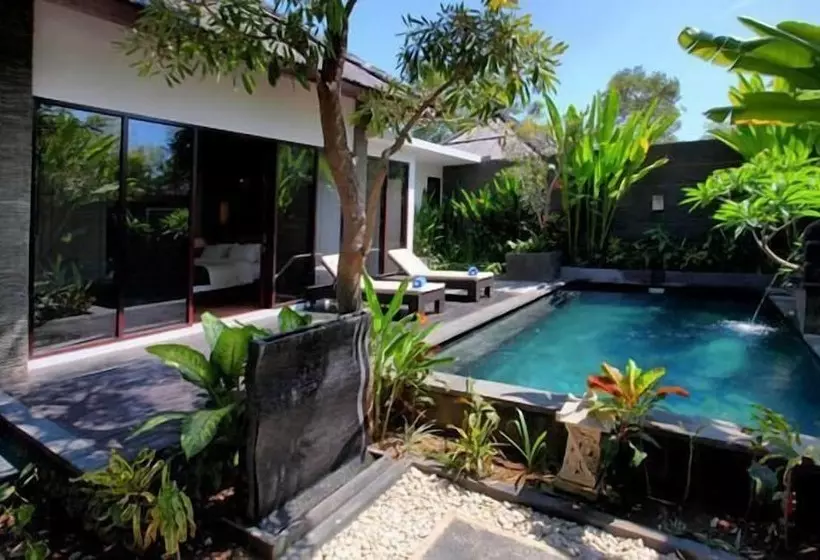 Gino Feruci Villa Lovina