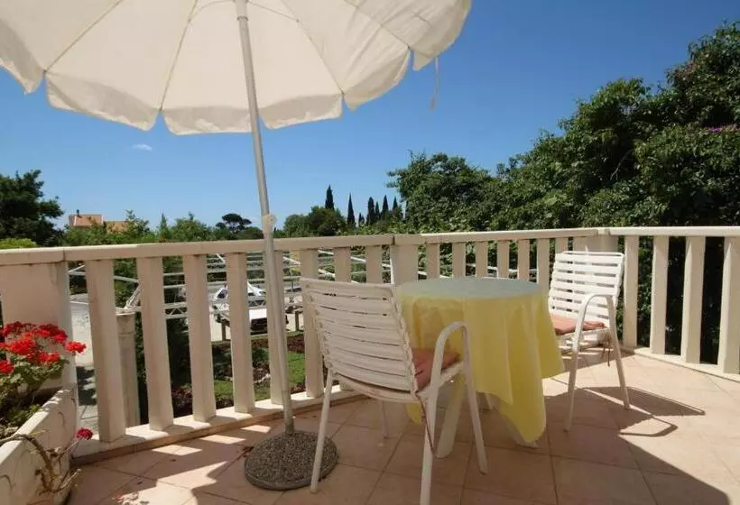 호텔 Apartments And Rooms With Parking Space Mlini, Dubrovnik   8835