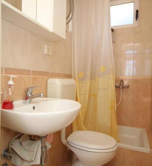 فندق Apartments And Rooms With Parking Space Mlini, Dubrovnik   8835