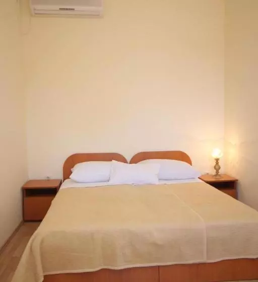 호텔 Apartments And Rooms With Parking Space Mlini, Dubrovnik   8835