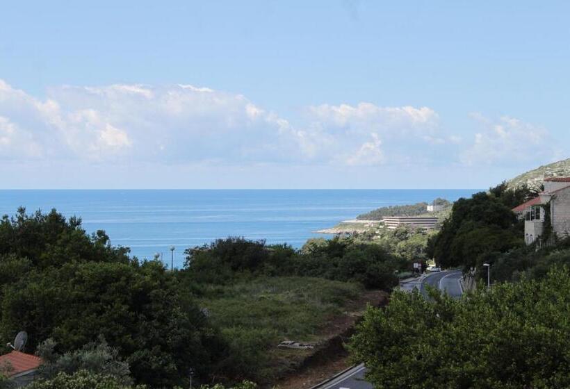 فندق Apartments And Rooms With Parking Space Mlini, Dubrovnik   8835