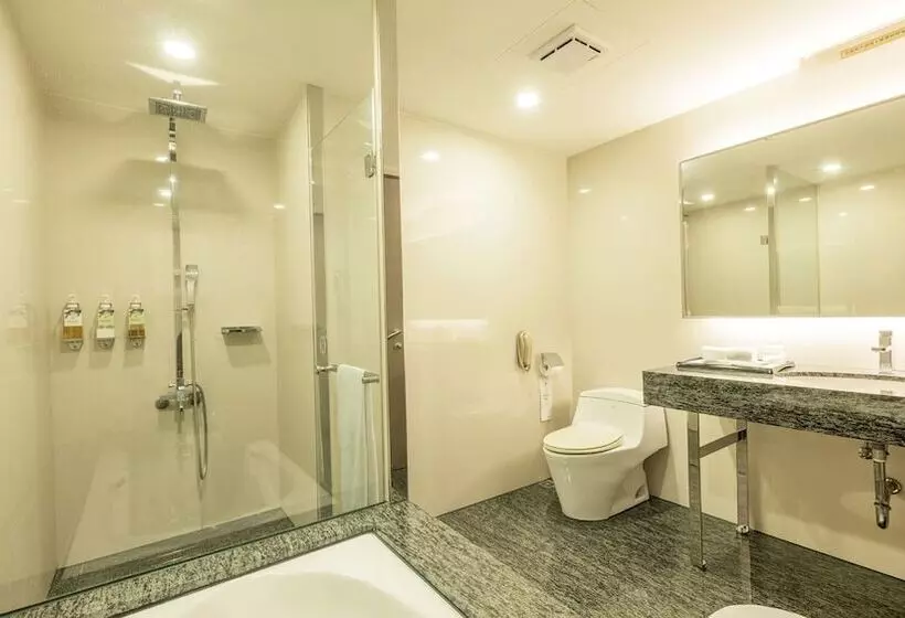 هتل Check Inn Select Taichung Dadun