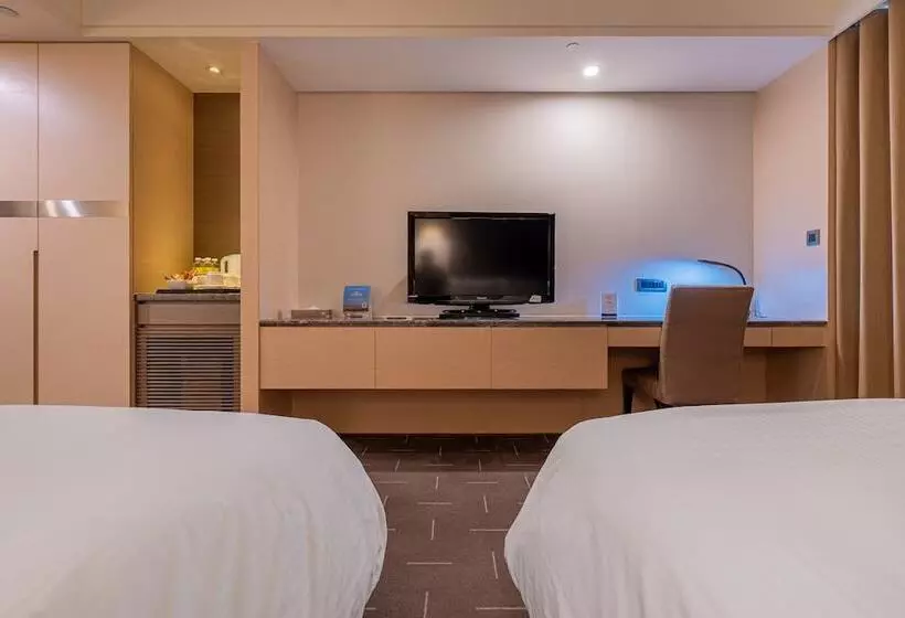 هتل Check Inn Select Taichung Dadun