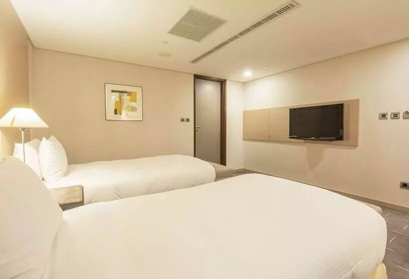 هتل Check Inn Select Taichung Dadun