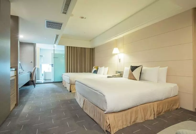 هتل Check Inn Select Taichung Dadun