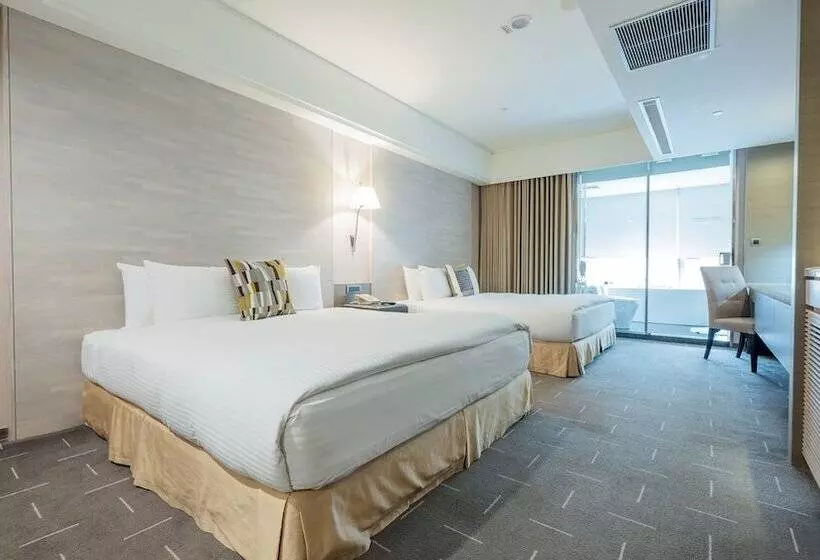 هتل Check Inn Select Taichung Dadun