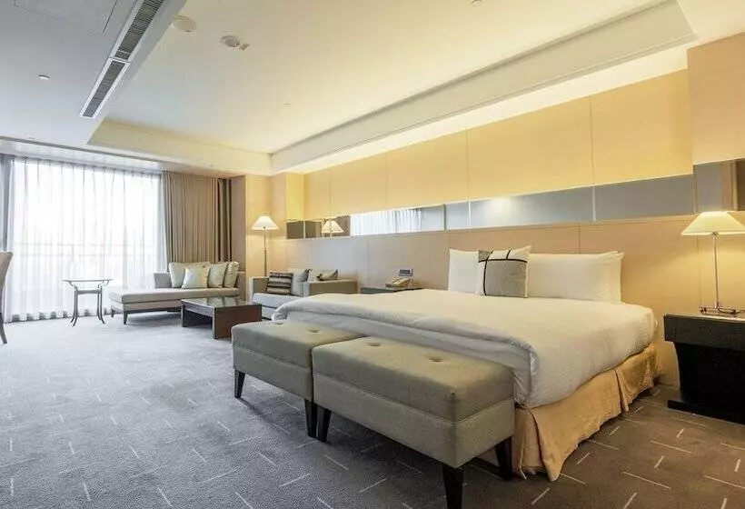 هتل Check Inn Select Taichung Dadun