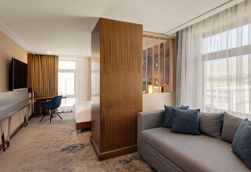 Doubletree By Hilton Hotel Van