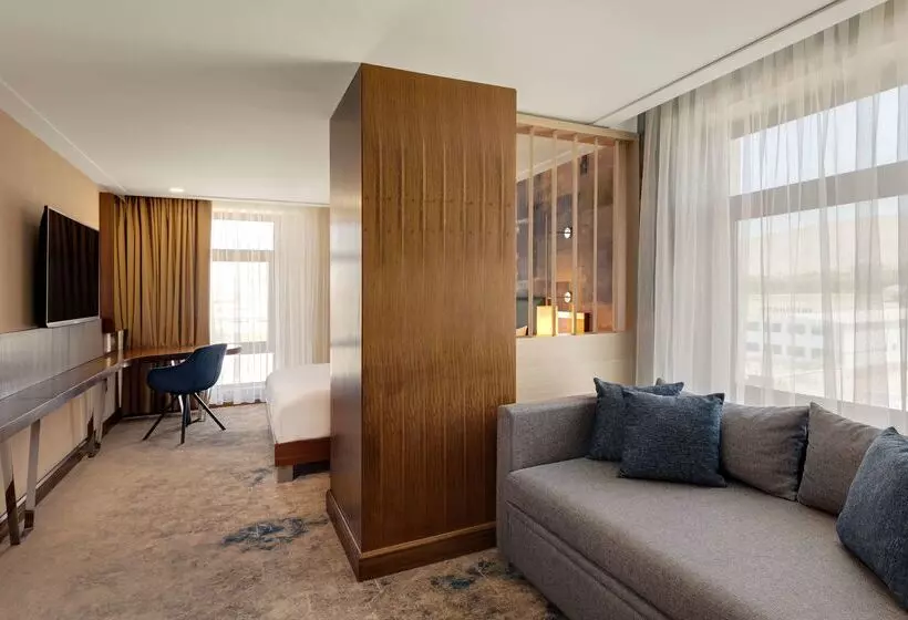 Doubletree By Hilton Hotel Van