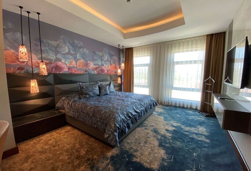 Doubletree By Hilton Hotel Van