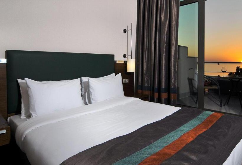 Doubletree By Hilton Hotel Van