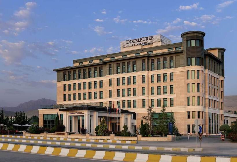 Doubletree By Hilton Hotel Van