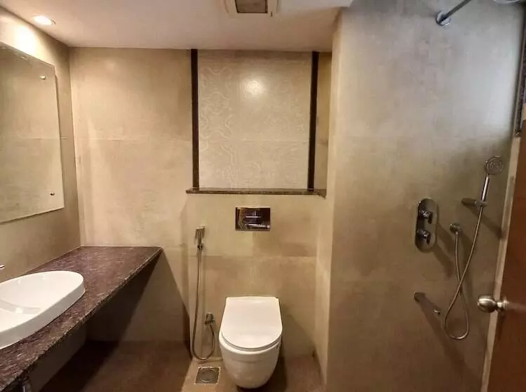 Hotelli Famafa Beach Resort