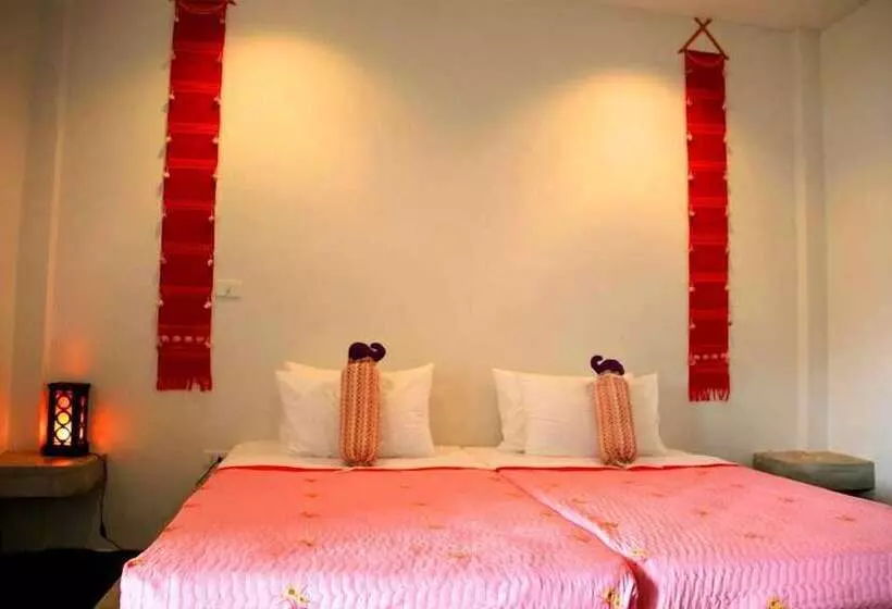 בית מלון כפרי Khaoyai Nature Life & Tours