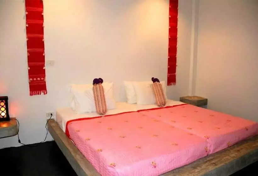 בית מלון כפרי Khaoyai Nature Life & Tours