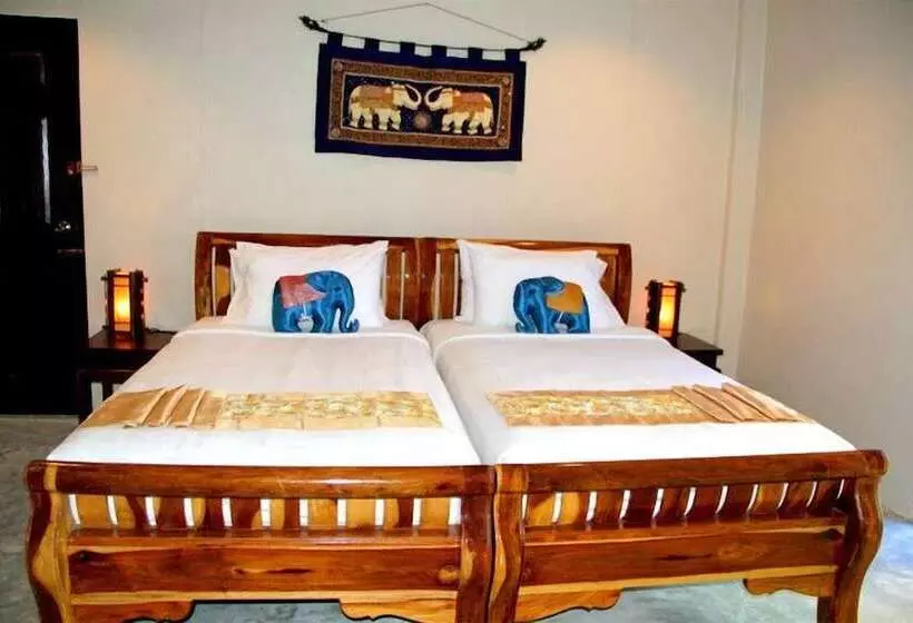 בית מלון כפרי Khaoyai Nature Life & Tours