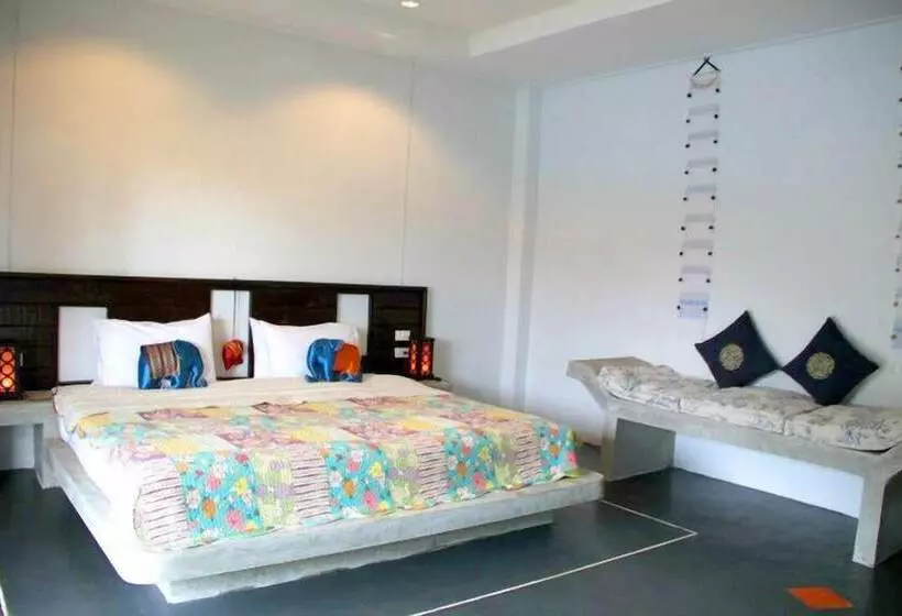 בית מלון כפרי Khaoyai Nature Life & Tours