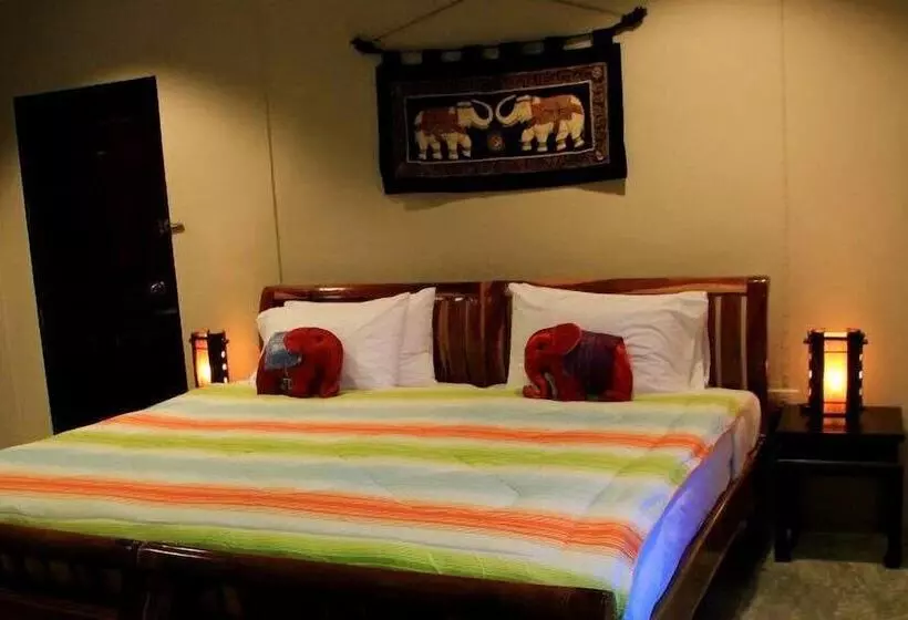 בית מלון כפרי Khaoyai Nature Life & Tours