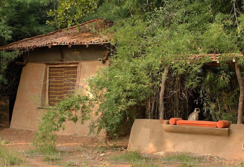 Отель Mahua Kothi Bandhavgarh - A Taj Safari Lodge