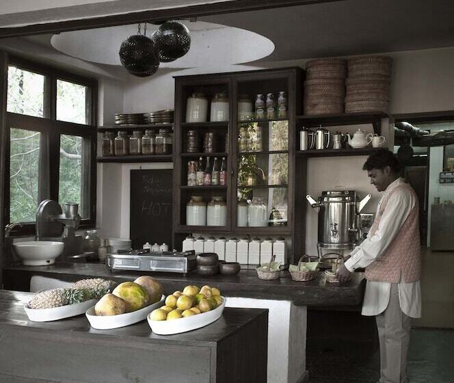 Отель Mahua Kothi Bandhavgarh - A Taj Safari Lodge