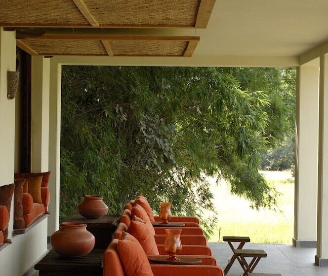 Отель Mahua Kothi Bandhavgarh - A Taj Safari Lodge