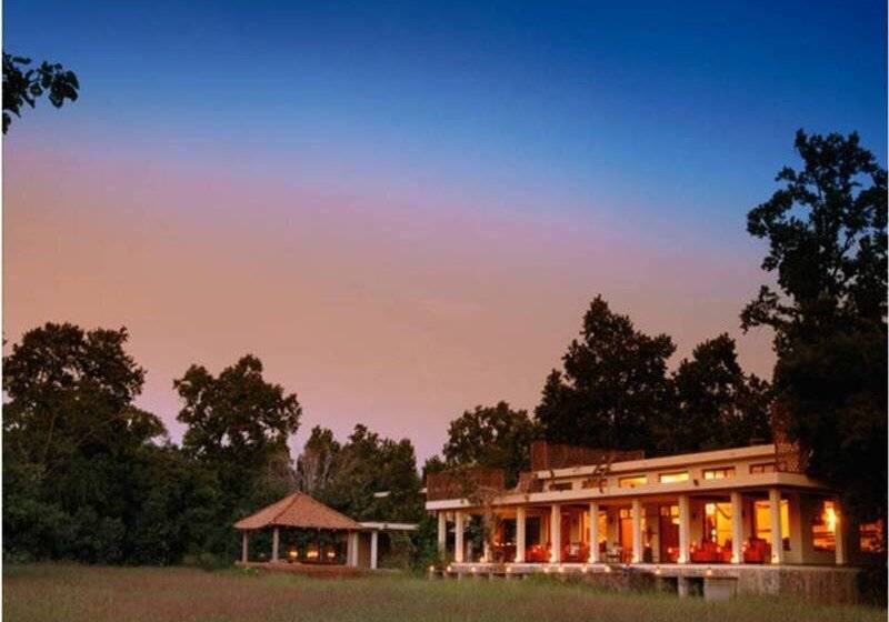 Отель Mahua Kothi Bandhavgarh - A Taj Safari Lodge