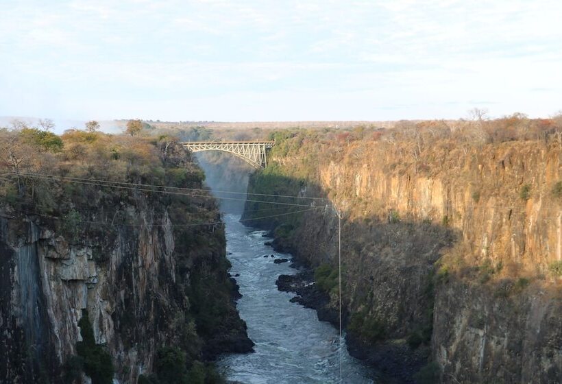 فندق Namushasha River Camping2go