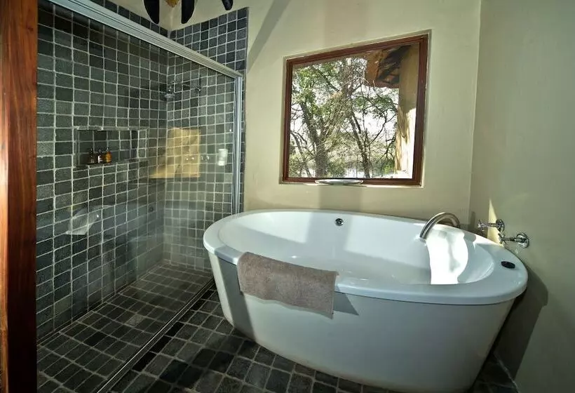 هتل Namushasha River Camping2go