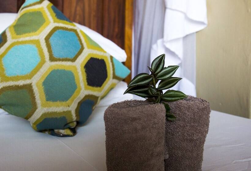 فندق Namushasha River Camping2go